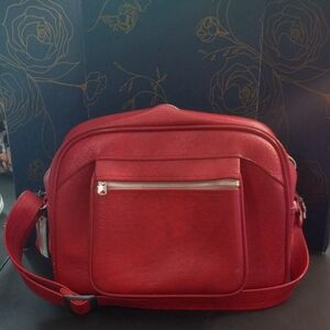American Tourister  Escort Vtg Red Marble Leather Carry on Bag Luggage W/ 2 Keys